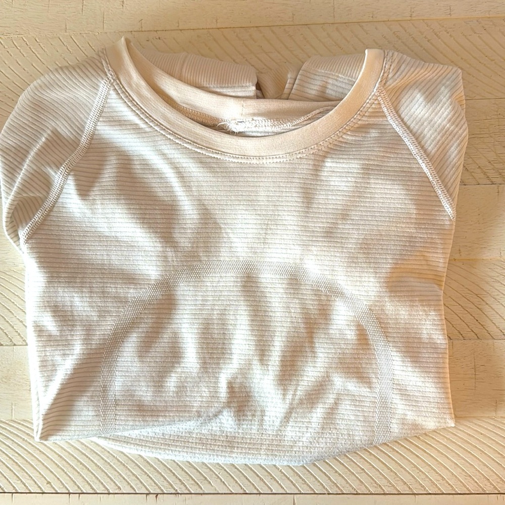 LULULEMON SWIFTLY TECH! ❤️🤍-like new!!